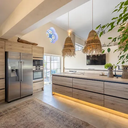 Villa Luxurious & Famous Of Dutch Tv Show *