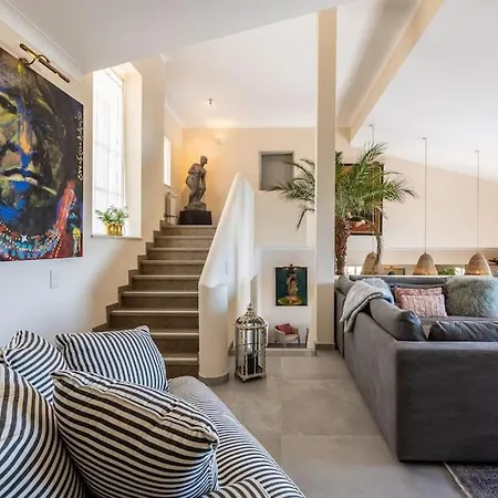 Luxurious & Famous Of Dutch Tv Show