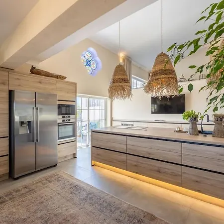 Luxurious & Famous Of Dutch Tv Show Villa *