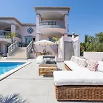 Surga, A Luxurious And Exclusive Romantic In The Algarve Vila *
