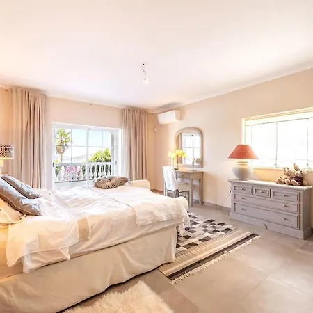 Vila Luxurious & Famous Of Dutch Tv Show *